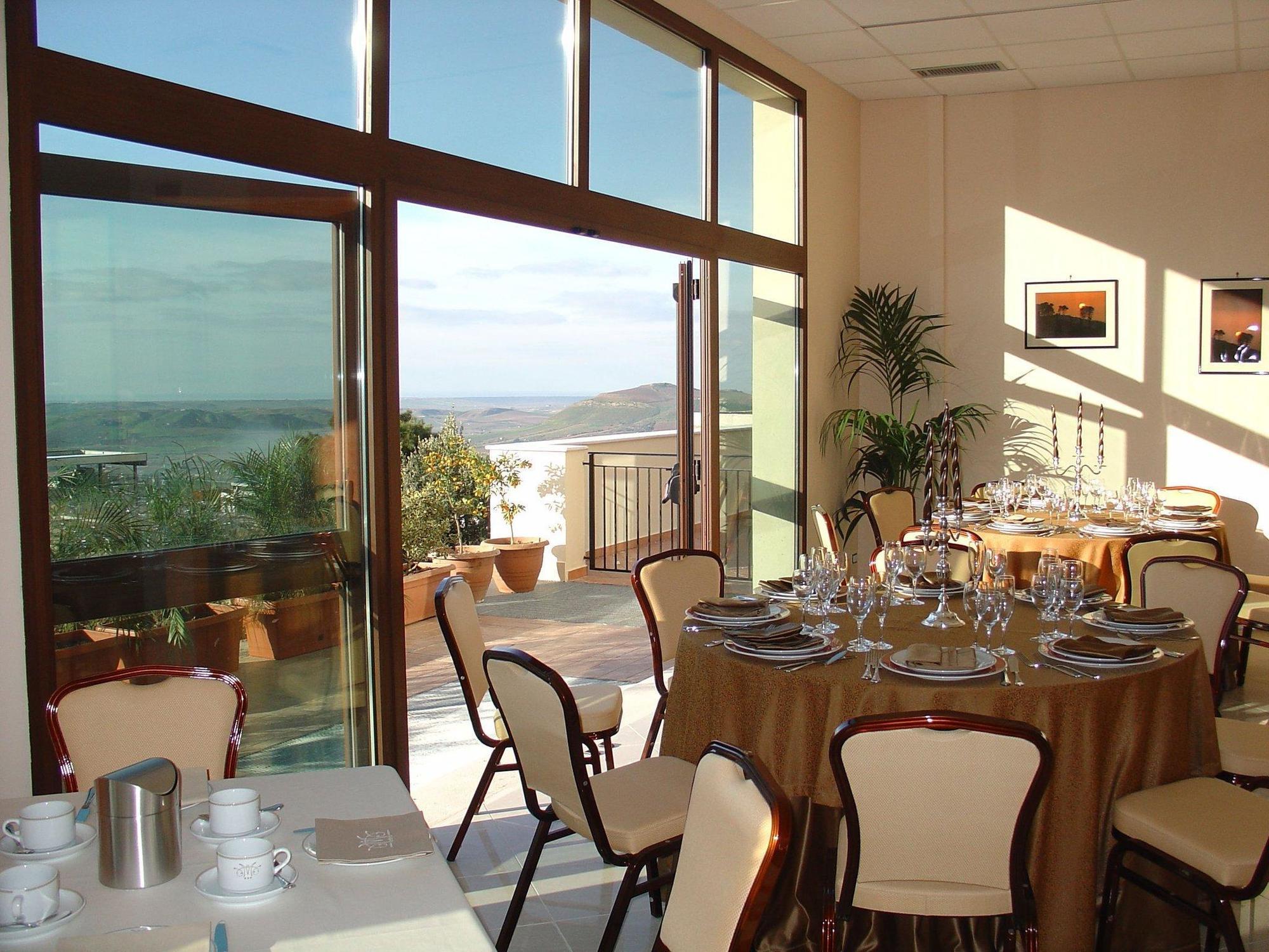 Hotel Villa Mokarta Salemi Étterem fotó